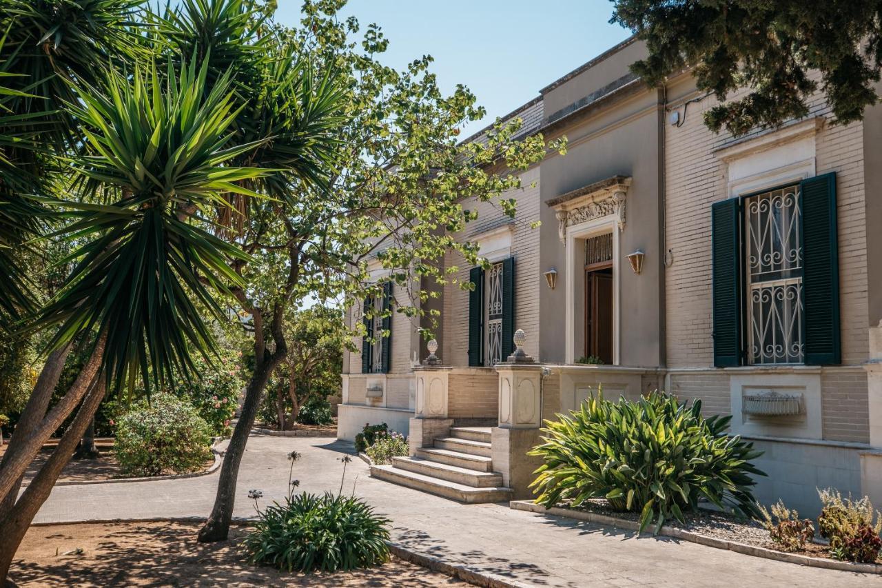 Villa Delle Zagare - Private Hydromassage Pool Surbo Bagian luar foto