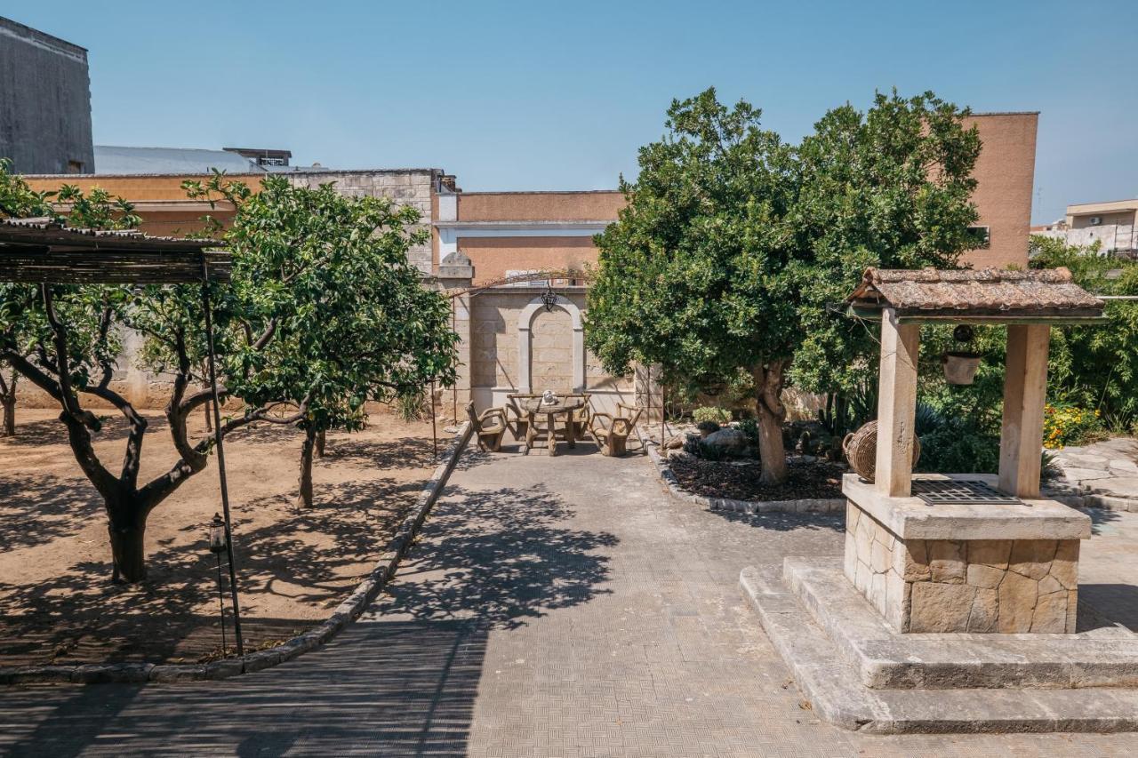 Villa Delle Zagare - Private Hydromassage Pool Surbo Bagian luar foto