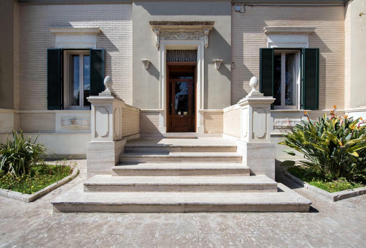 Villa Delle Zagare - Private Hydromassage Pool Surbo Bagian luar foto